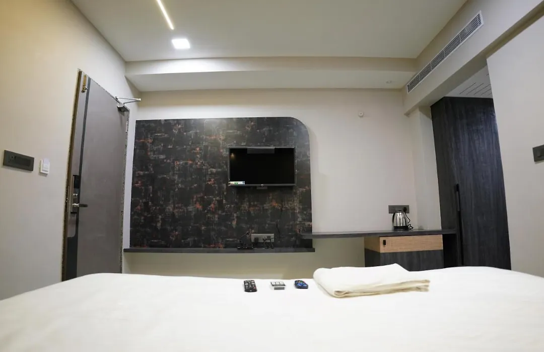 Woodland Hotel-1