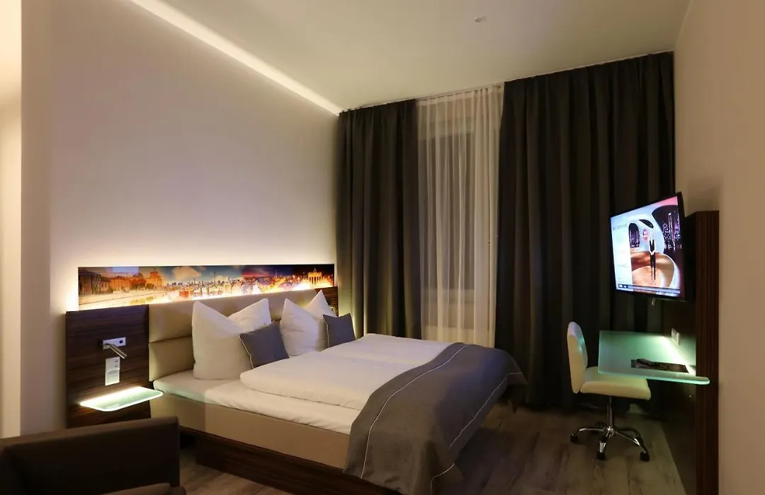 Hoteltow-1