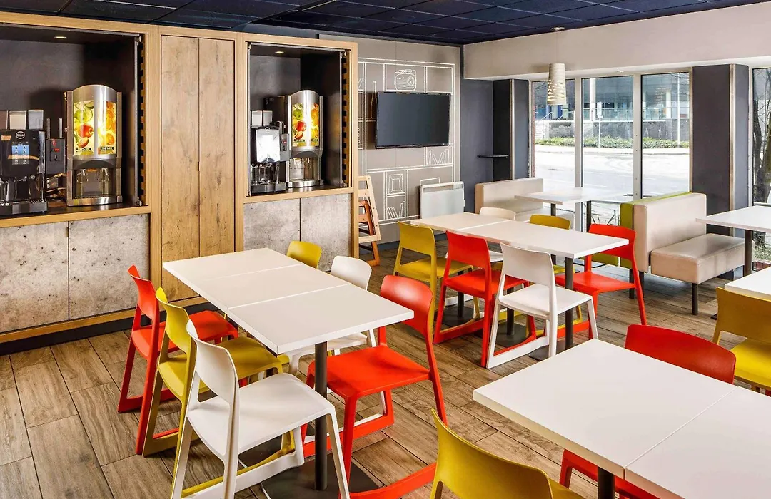 Ibis Budget Cardiff Centre-1