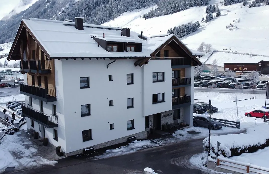 Hotel Garni Helvetia-1