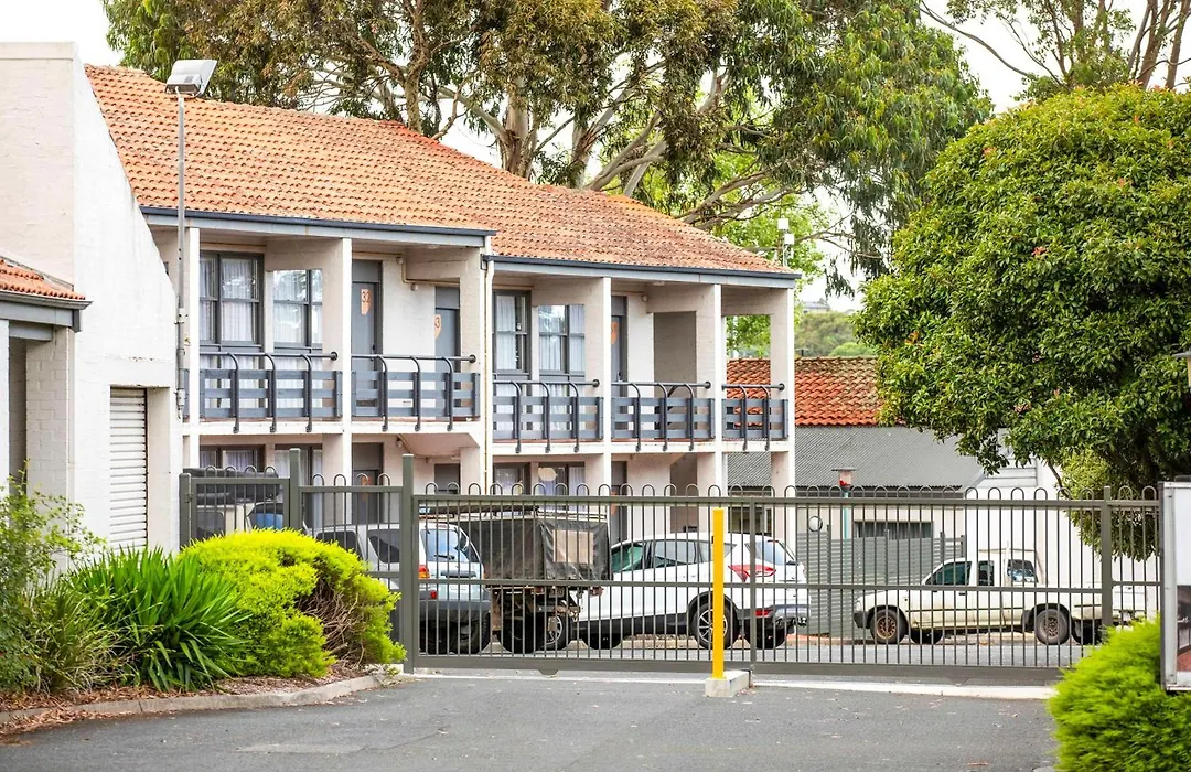 Nightcap At Ferntree Gully Hotel Motel-1