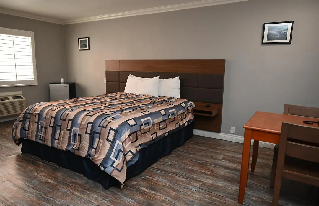 Hollywood Stars Inn-1