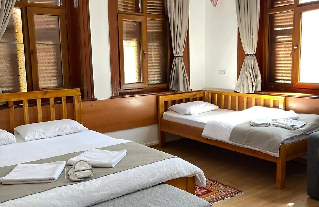 Held Hotel-1