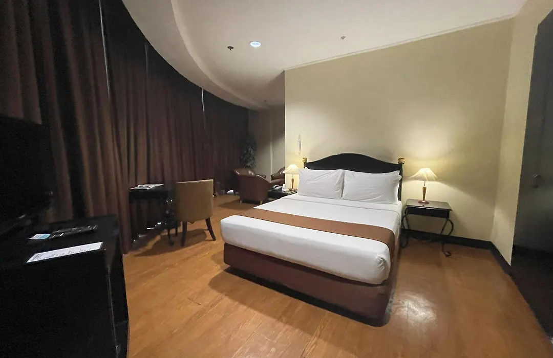 Golden Peak Hotel & Suites-1