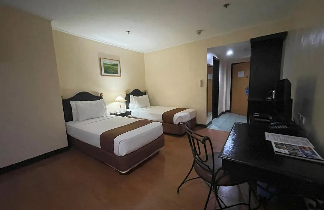 Golden Peak Hotel & Suites-1
