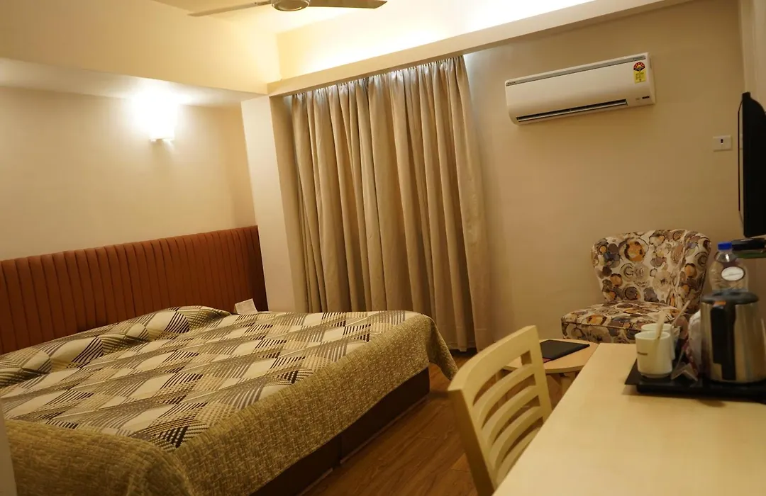 Hotel Diplomat, Colaba-1