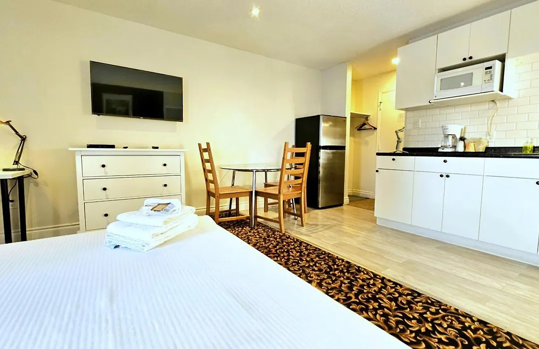 Cloud 9 Inn-1