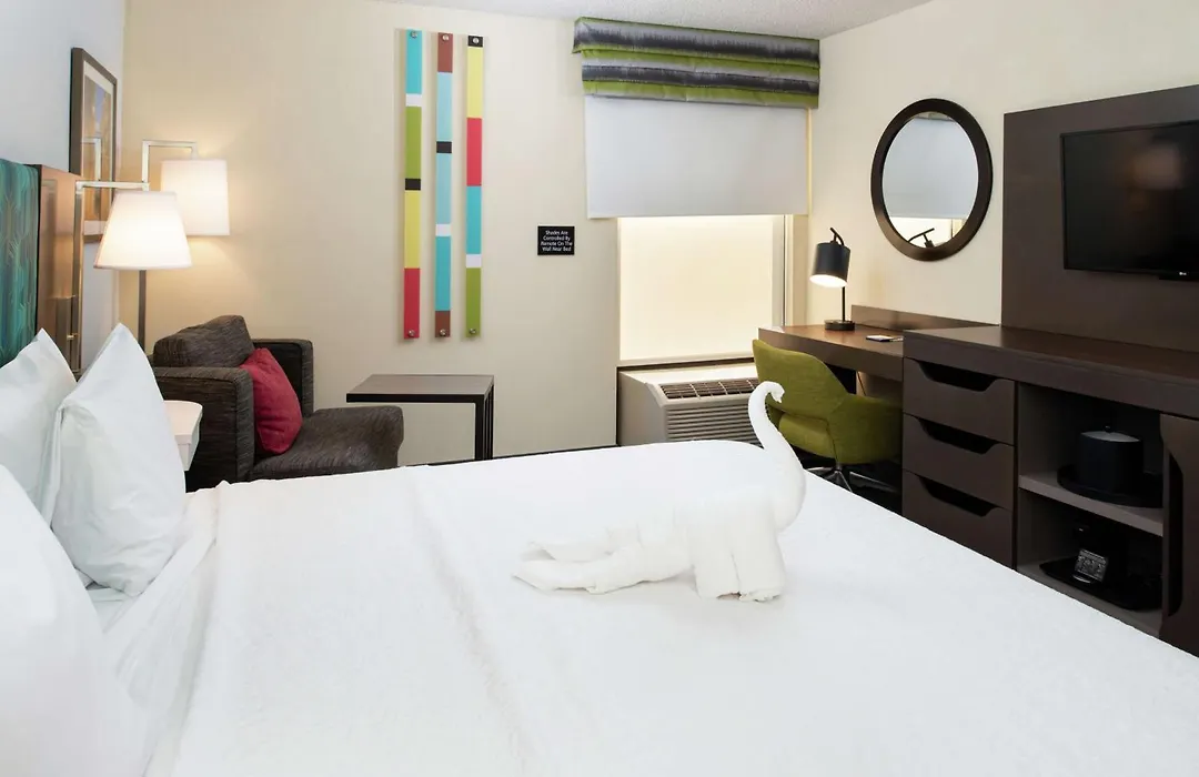 Hampton Inn Greensboro Airport-1