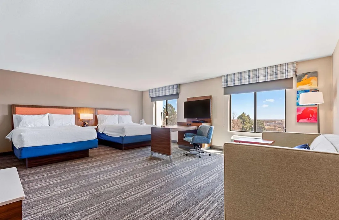 Hampton Inn & Suites Greeley-1