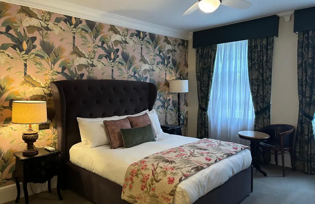 The Clerk & Well Pub And Rooms-1