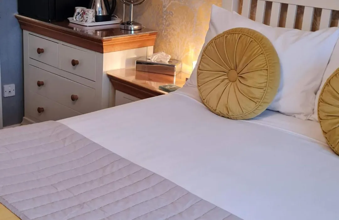 Brookside Guest House & Mini Spa-1
