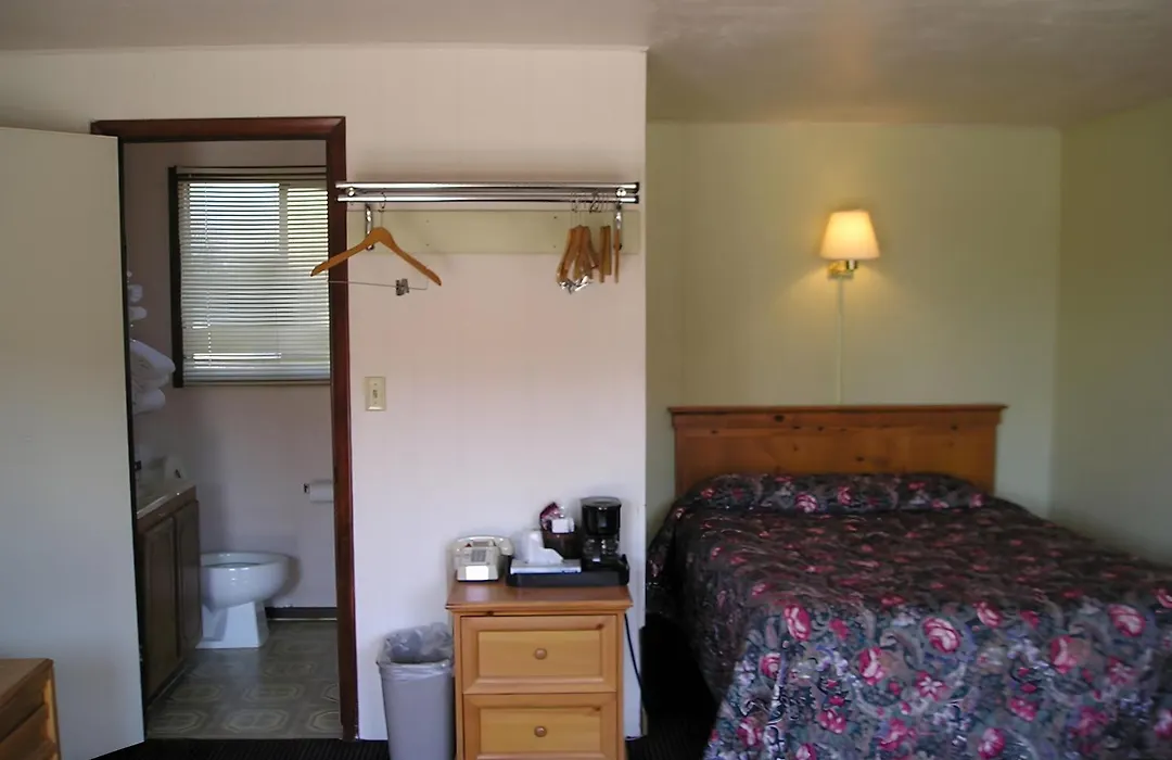 Yellowstone Country Inn-1