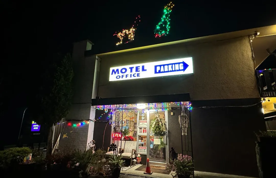 Holiday House Motel-1