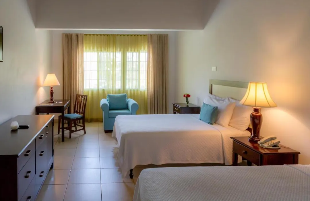 The Liguanea Club-1