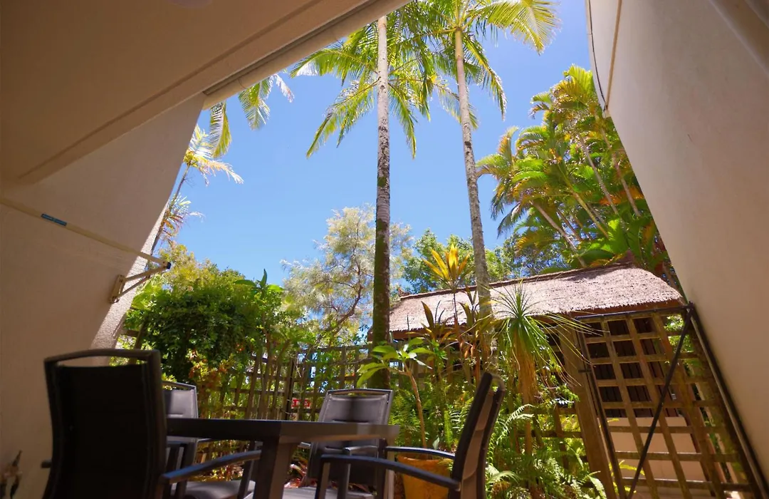 Raintrees Moffat Beach-1