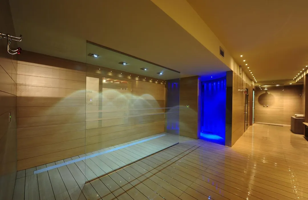 Hotel Ideal-1