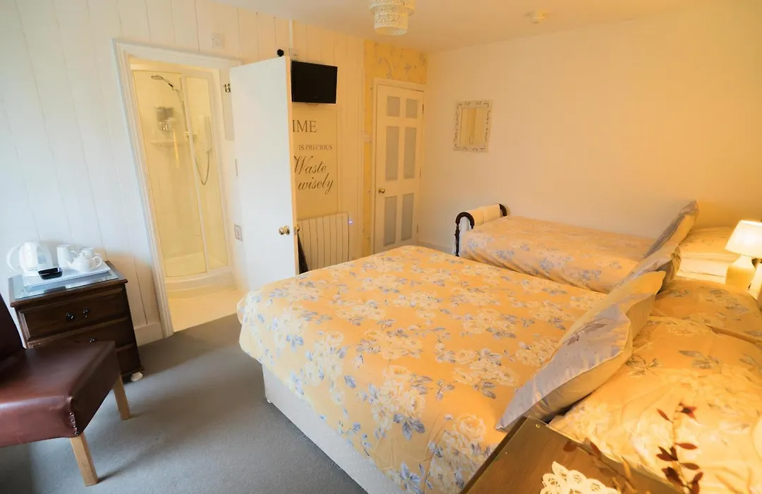 Maison Dieu Guest House-1