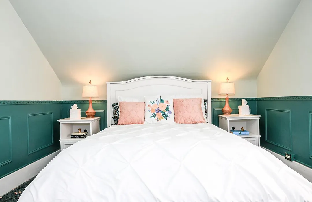 Stone Chalet Bed & Breakfast Inn-1
