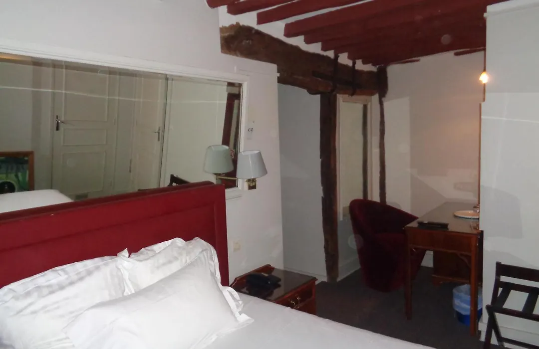 Hotel Les Degres De Notre Dame-1