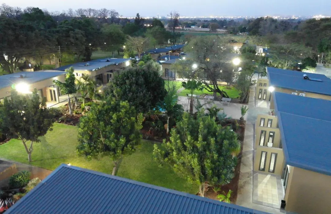 Manor Hills Guest Lodge-1