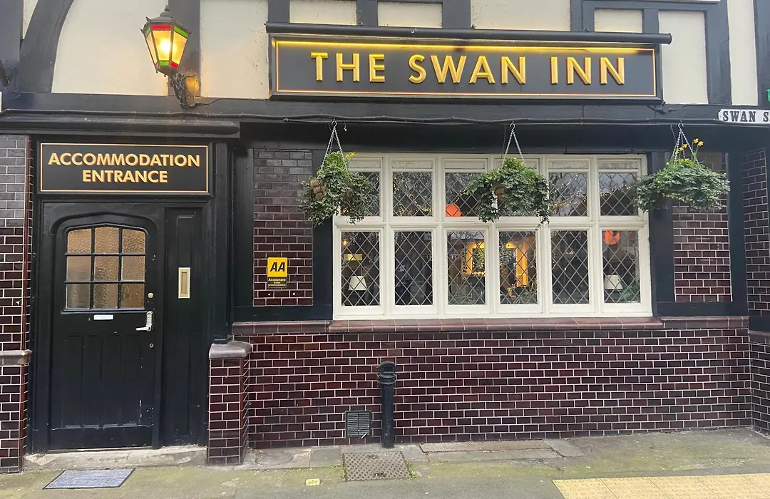 The Swan Inn Pub-1