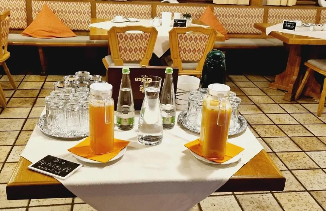 Hotel Schwarzes Ross-1