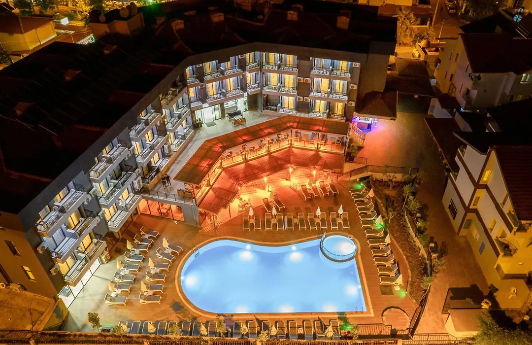 Clover Magic Park Side Hotel-1