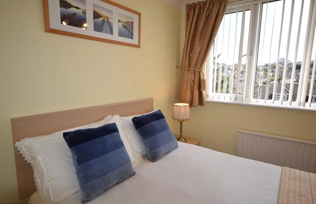 Churston Way Lodge Guest House-1