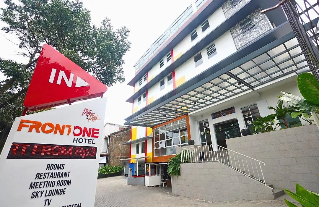 Front One Hotel Pasir Koja Bandung-1