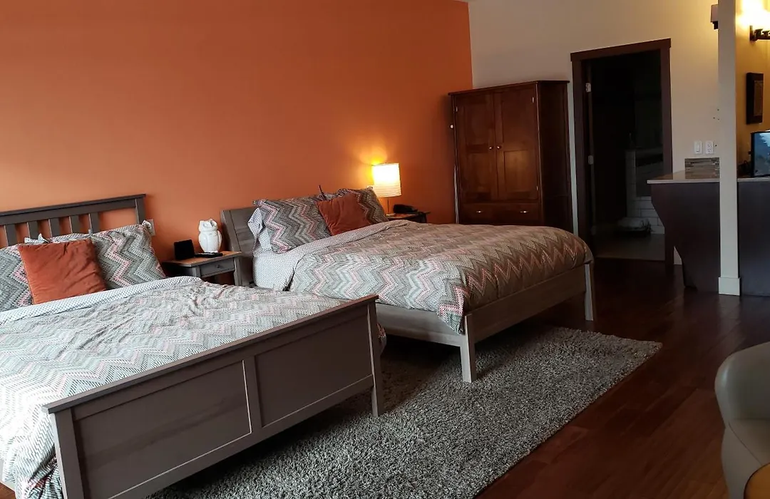 Hillcrest Farm Market B&B-1