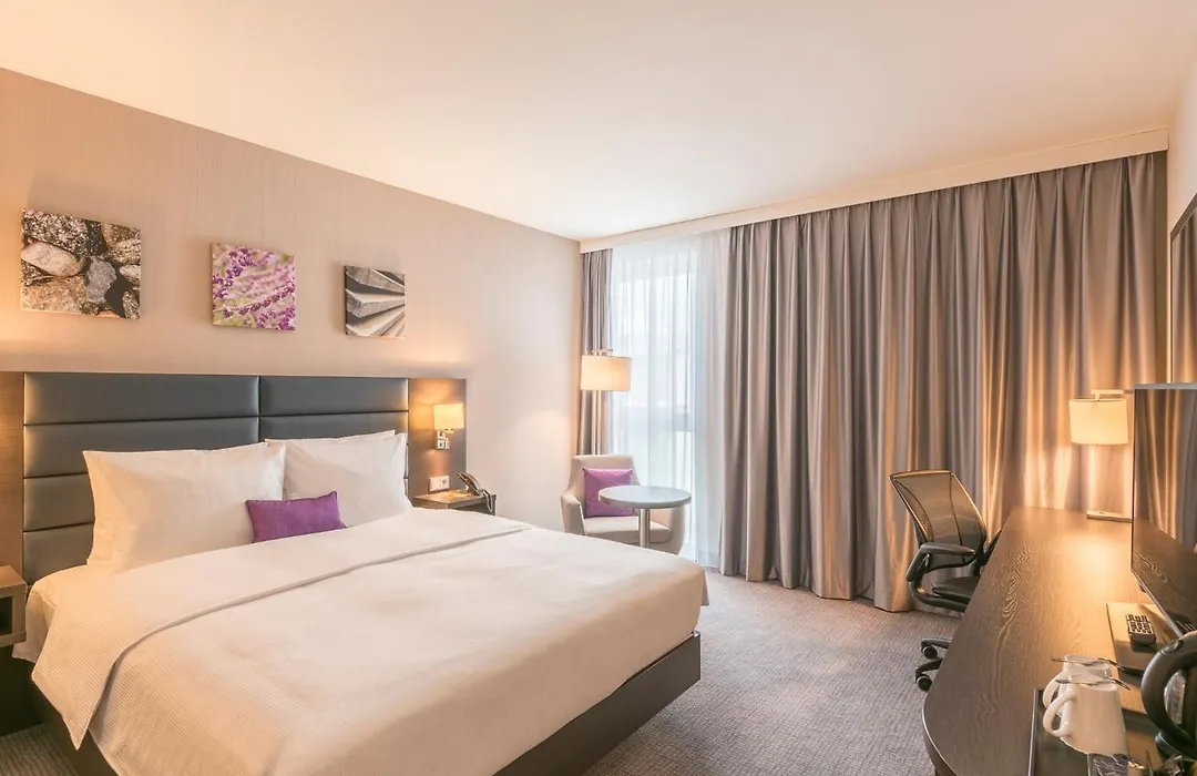 Hilton Garden Inn Frankfurt City Centre-1
