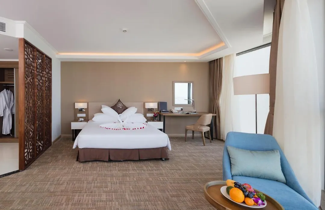 Comodo Nha Trang Hotel-1