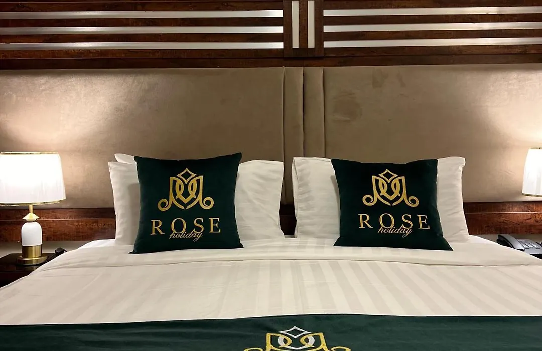 Rose Holiday I1 روز هوليداي-1