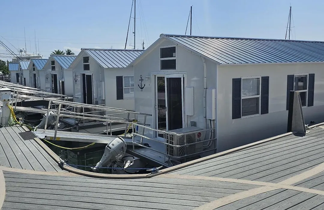 Yacht Haven-1