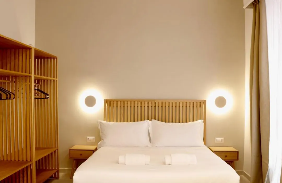 Domus Maxima - Rome Suite & Rooms-1