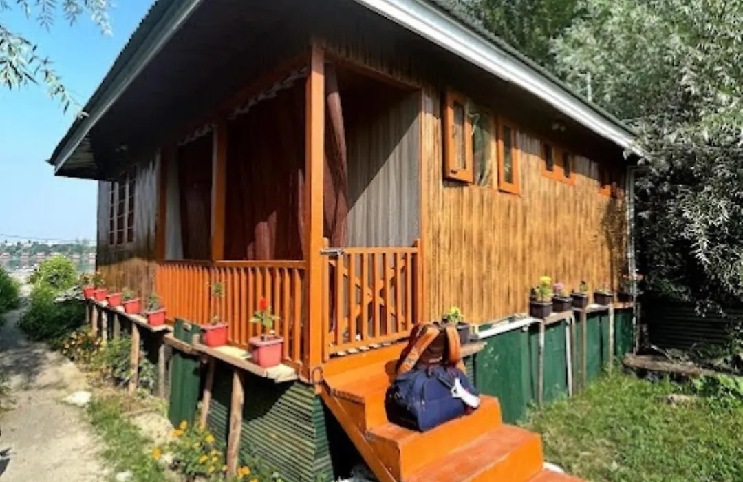 Flora Cottage , Srinagar-1