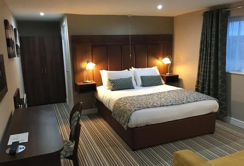 Twin Oaks Hotel-1