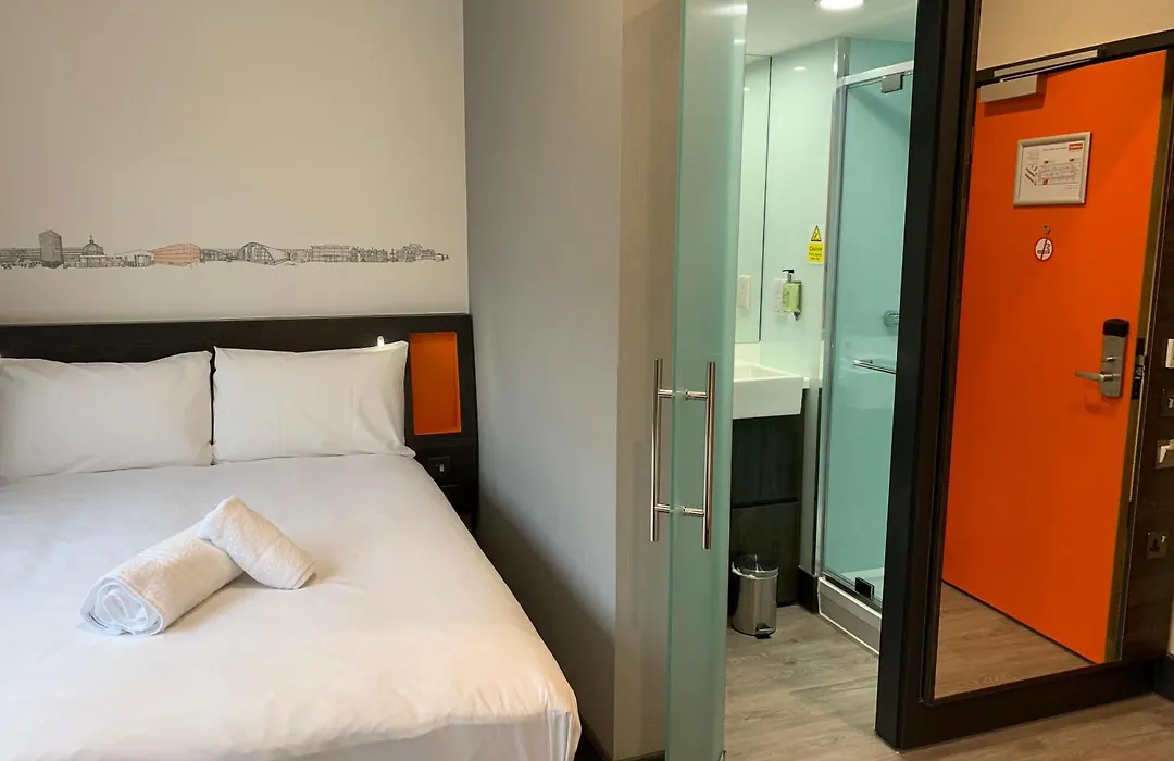 Easyhotel Milton Keynes-1