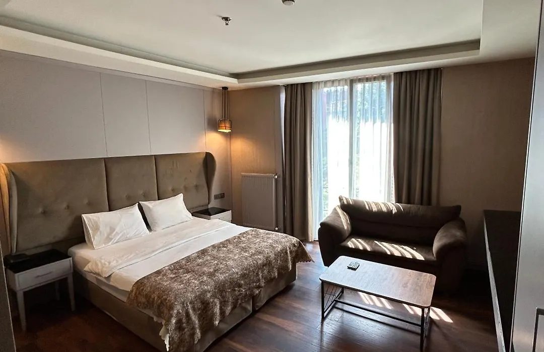 Secret Hotel-1