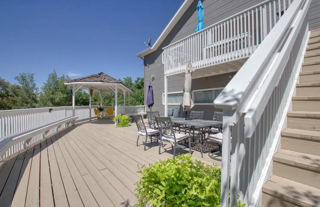 Castle Creek Manor-1
