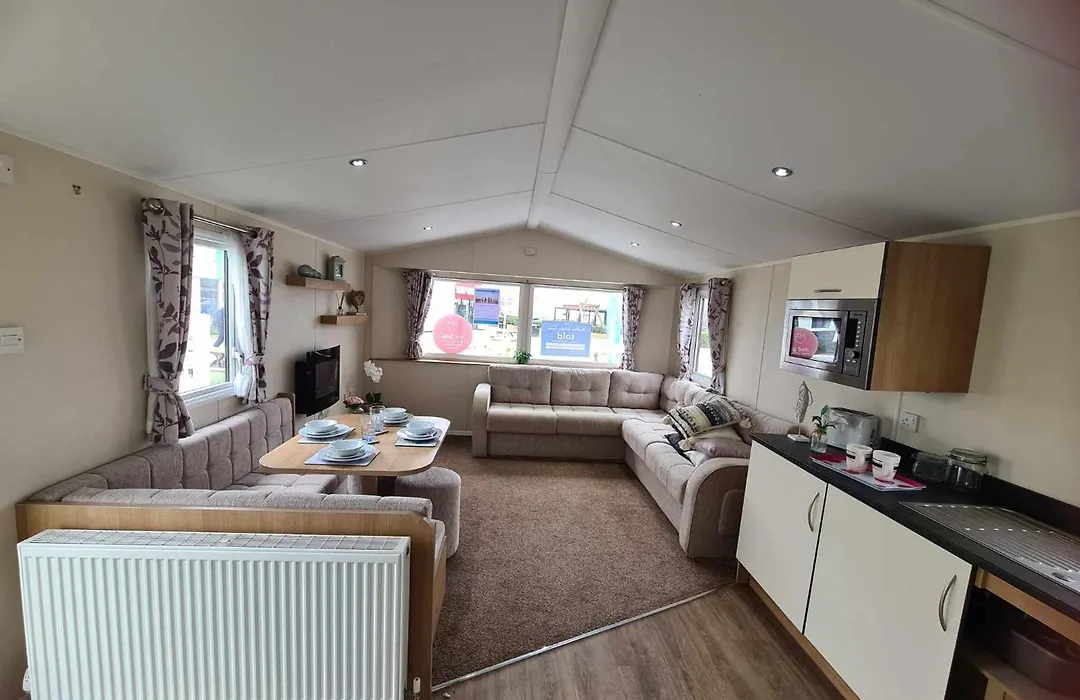 Happy Days Caravan 90 Primrose Field Primrose Valley-1