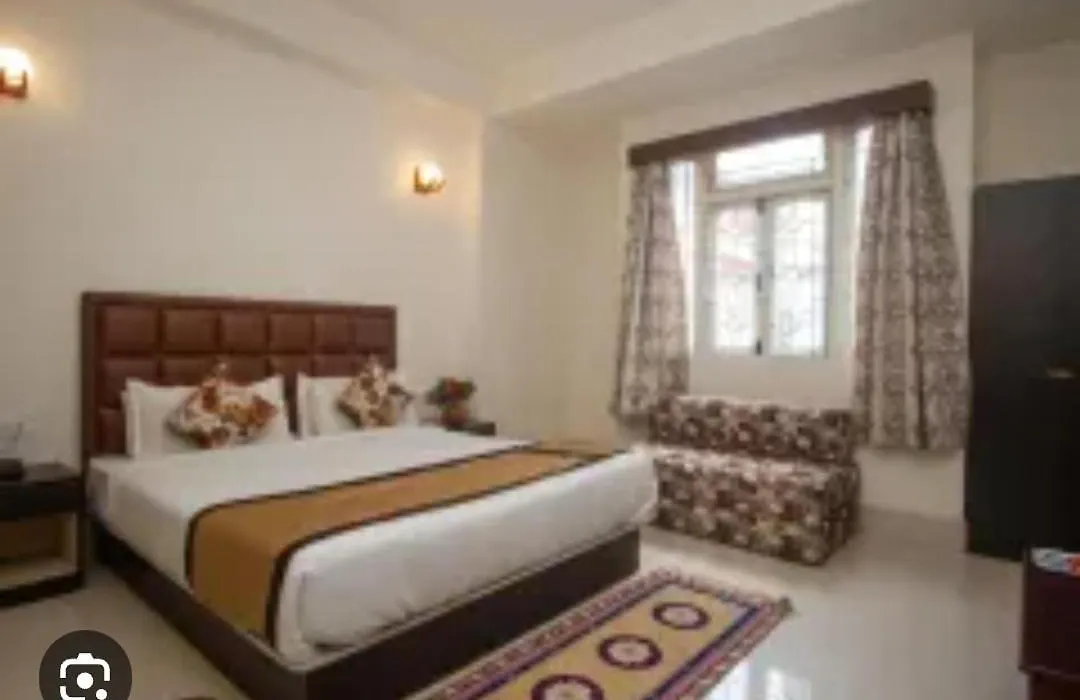 The Sinol Retreat.-1