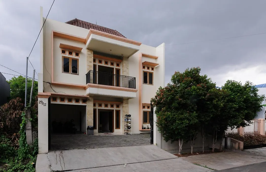 RedDoorz at Meruya Utara-1