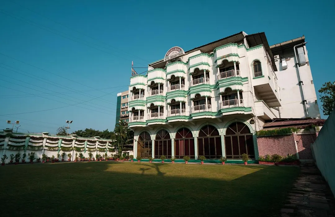 Hotel Girdhar Mahal-1
