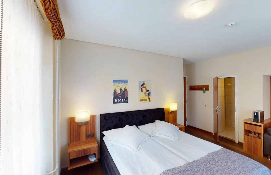 Hotel Ambassador-1