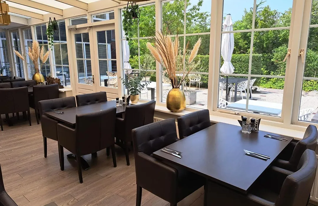 Seehotel Oostkapelle-1