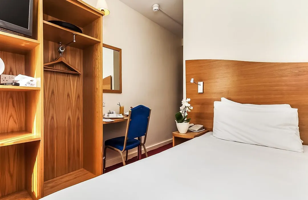 Ambassadors Hotel-1