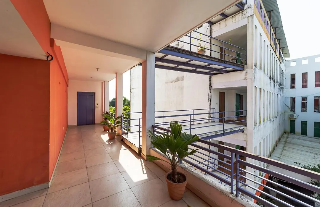 Starlite Hotels-1