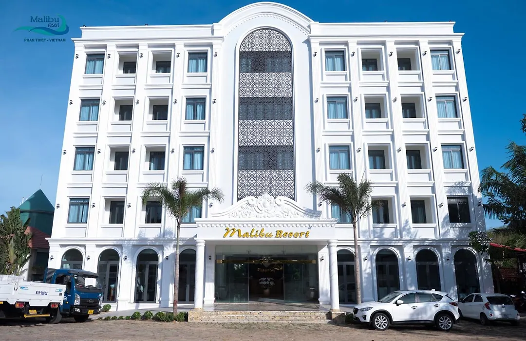Malibu Resort-1