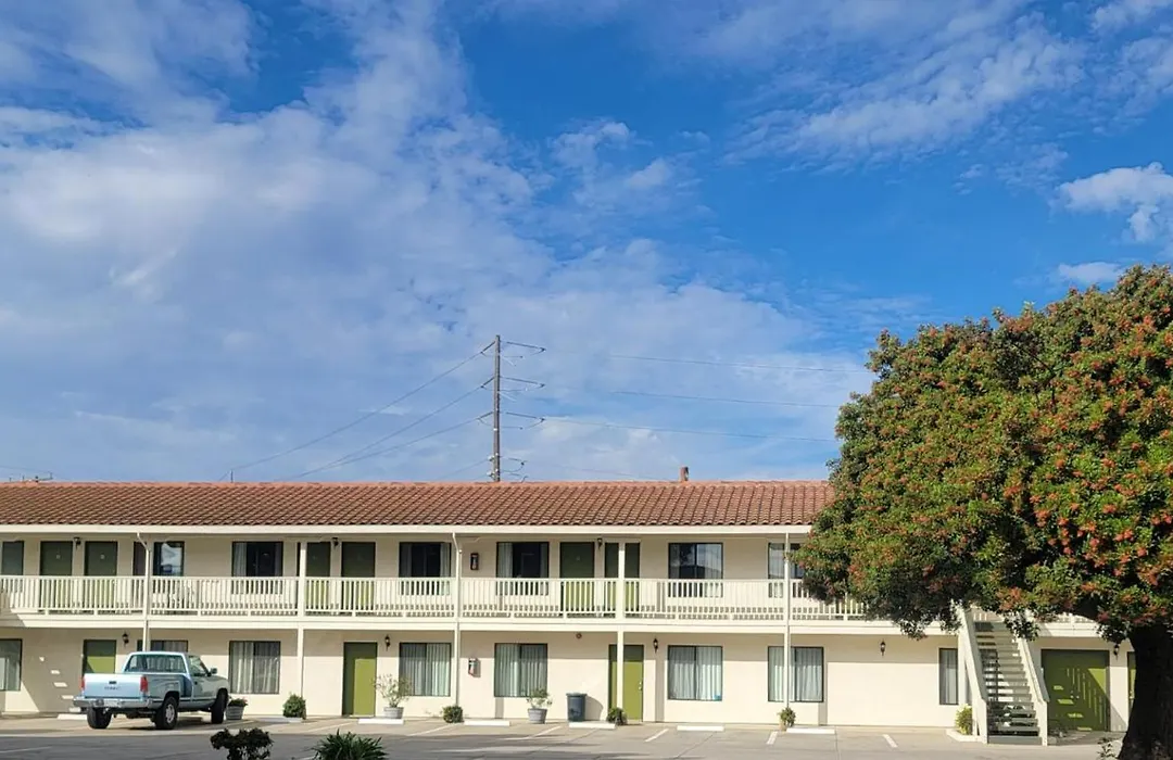 Motel 8 Soledad-1